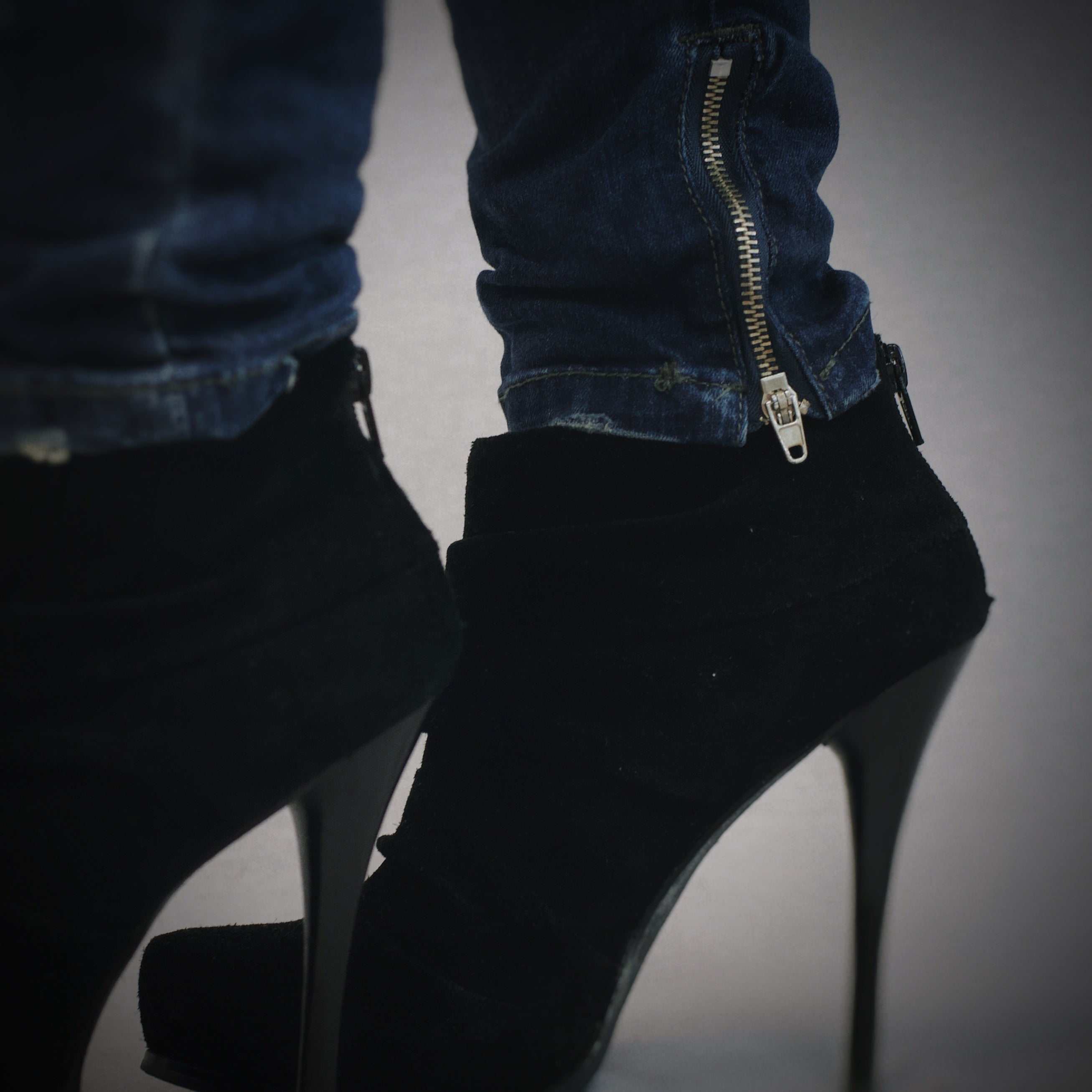 Stretch Skinny Denim With Ankle Zipper